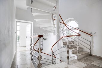 Prodej vícegeneračního domu 530m², pozemek 1395m², Křižanov - 11