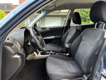 Subaru Forester 2.0 D 108kW 4x4 1. maj v ČR/Xenony/ALU R17 - 11