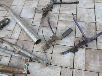 Jawa 50 pionyr - výfuky, krize - 11