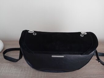 Pepe Jeans dámská kabelka klopna kůže + eko kůže - 11