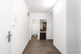 Pronájem krásného bytu 1+1, s balkónem, ul. Nábřeží SPB, Ost - 11