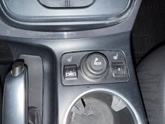 Ford Kuga 2,0TDCi 132kW 4x4 automat - 11