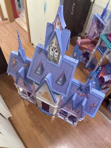 FROZEN LEDOVÁ KRÁLOVNA Nádherný hrad Arendelle - 11