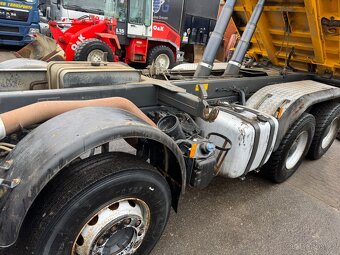 Mercedes Benz Arocs 4151 8x4 třístranný sklápěč, bordmatic - 11