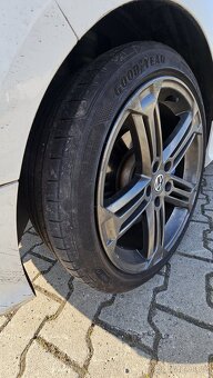 VW GOLF V R32 - 11
