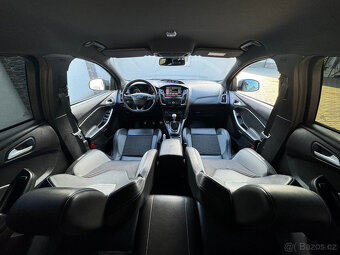 Ford Focus Kombi 2.0 ST Edition Swiss 250PS - 11