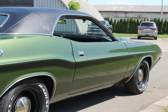 1970 Dodge Challenger R/T SE 383 V8, manuál - 11