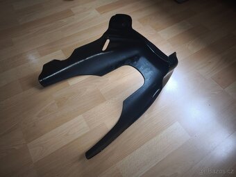 Klín/spoiler pod motor. - 11