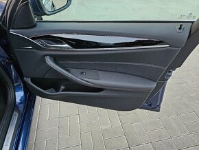 BMW Řada 5, 520d xDrive Touring - 11