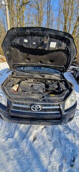 Toyota RAV 2.D - poškozená zadni část vozu - 11