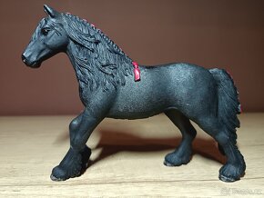 SCHLEICH Koně SBĚRATELSKÉ FIGURKY 11 - 11