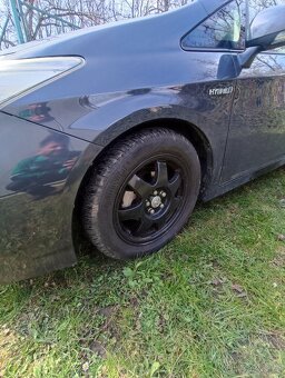 Prius 3 r.v.2012/12 měsíc - 11