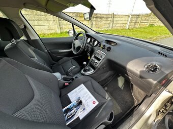 PEUGEOT 308 1.6 - 11