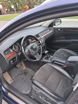 Škoda Superb Kombi 3.6FSI 4X4 191kw Koupeno v ČR - 11