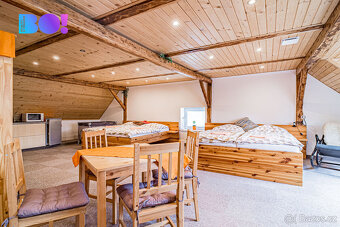 Prodej rodinného domu 204 m², s pozemkem 849 m², Velké Losin - 11