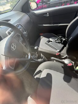 Hyundai I20 1.25 16v 63kw rok 8/2013 5 Star edition - 11