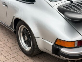 Porsche 911 SC 3.0 - 11
