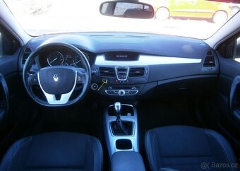 Renault Laguna 2.0i 103kw, běží na 3 válce benzín manuál - 11