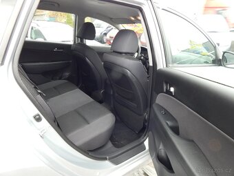 Hyundai i 30CW 1,6 CRDI - 11