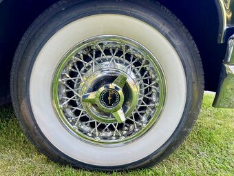 1964 Ford Thunderbird Roadster - 11