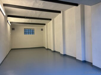Pronájem nadstandardně velké garáže – Moravská Ostrava, ul. - 11