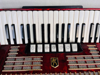 Predám akordeón Hohner Verdi II N- 96 Basový - Made in Germa - 11