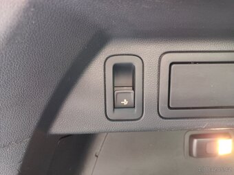VW Tiguan 2.0TDI 110kW 4x4 DSG Facelift Virtual ACC Tažné Qi - 11