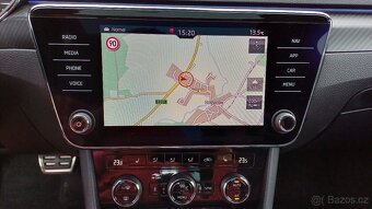 Superb Sporline 2.0 TSI 200kW -PANORAMA-WEBASTO-1.maj-ČR - 11