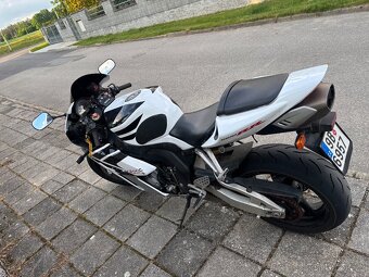 Honda CBR 1000RR Fireblade - 11