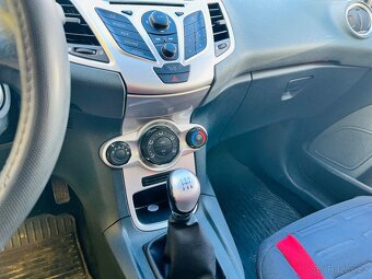 FORD FIESTA 1.2 i BENZÍN 5 DVEŘÍ NAJETO JEN 79 TIS KM ALU - 11