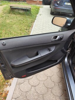 ŠKODA FÁBIE 1.2 r.v.2003 - 11