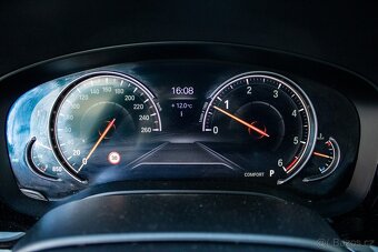 elegantní BMW 530D xDrive Luxury Line z roku 2018 - 11