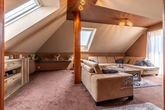 RD 8+1/G,B,T, ležící na pozemku o velikosti 840 m2, Přezleti - 11