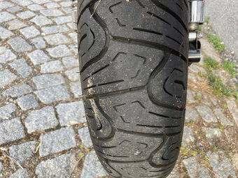 Suzuki VS 800 Intruder - 11