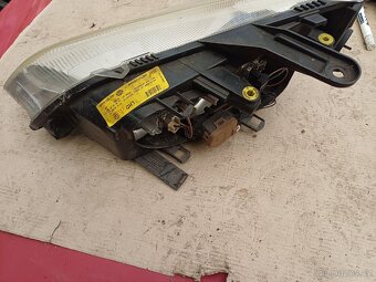 Zbytek dílů na Ford C-Max 1.8 benzín - 11