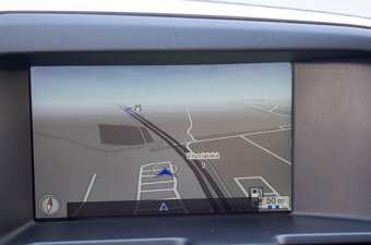 VOLVO XC60 (2015) - 11