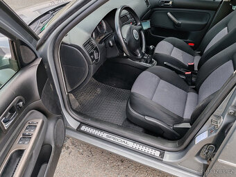 benzínový VW Volkswagen Bora (Golf)  1.6i 2003 edice SPECIAL - 11