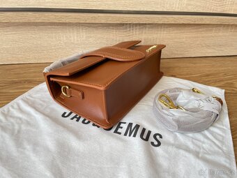 Jacquemus Le Grand Bambino hnedá kabelka - 11
