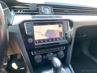 VOLSVAGEN PASSAT 2.0 TDi 176kW 4x4 DSG HIGLINE - 11