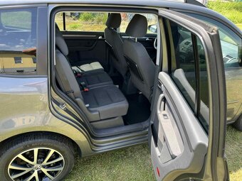 Volkswagen Touran 1.6TDi DSG - 11