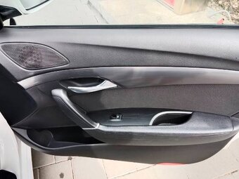 PRODÁM HYUNDAI i40 COMBI 1,7CRDI,104 KW, ČR, SERVISNÍ KNIŽKA - 11