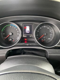 Volkswagen Passat B8 GTE Plug in hybrid - 11