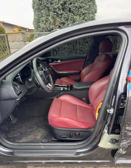Kia Stinger 3.3 T-GDI AWD GT - 11