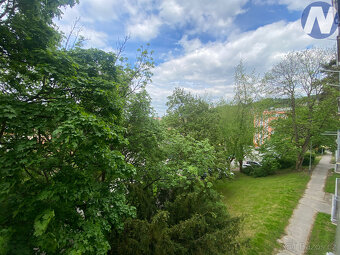 Pronájem bytu 2+kk, 39,5 m2 s balkónem, Sídliště Plešivec, Č - 11