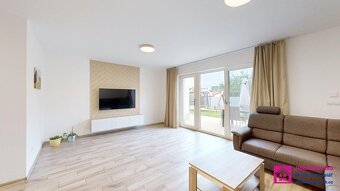 Prodej rodinného domu s dvěmy byty 3+kk, 214 m², Břeclav - C - 11