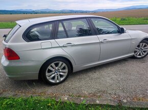 BMW E91 Facelift  2011 // 318D  xenon - 11