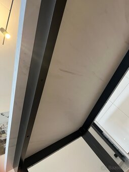 Jídelní stůl - 11