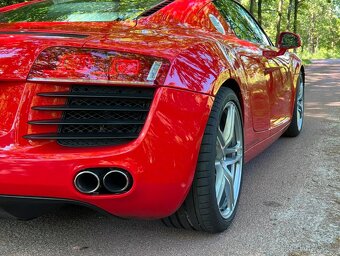 Audi R8 4.2 FSI Quattro R-Tronic - 11