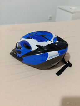 Různé oblečení+přilba - 11