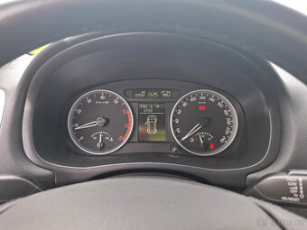 Škoda Roomster 1.4 16V 63kW,klimatizace,tažné zařízení - 11